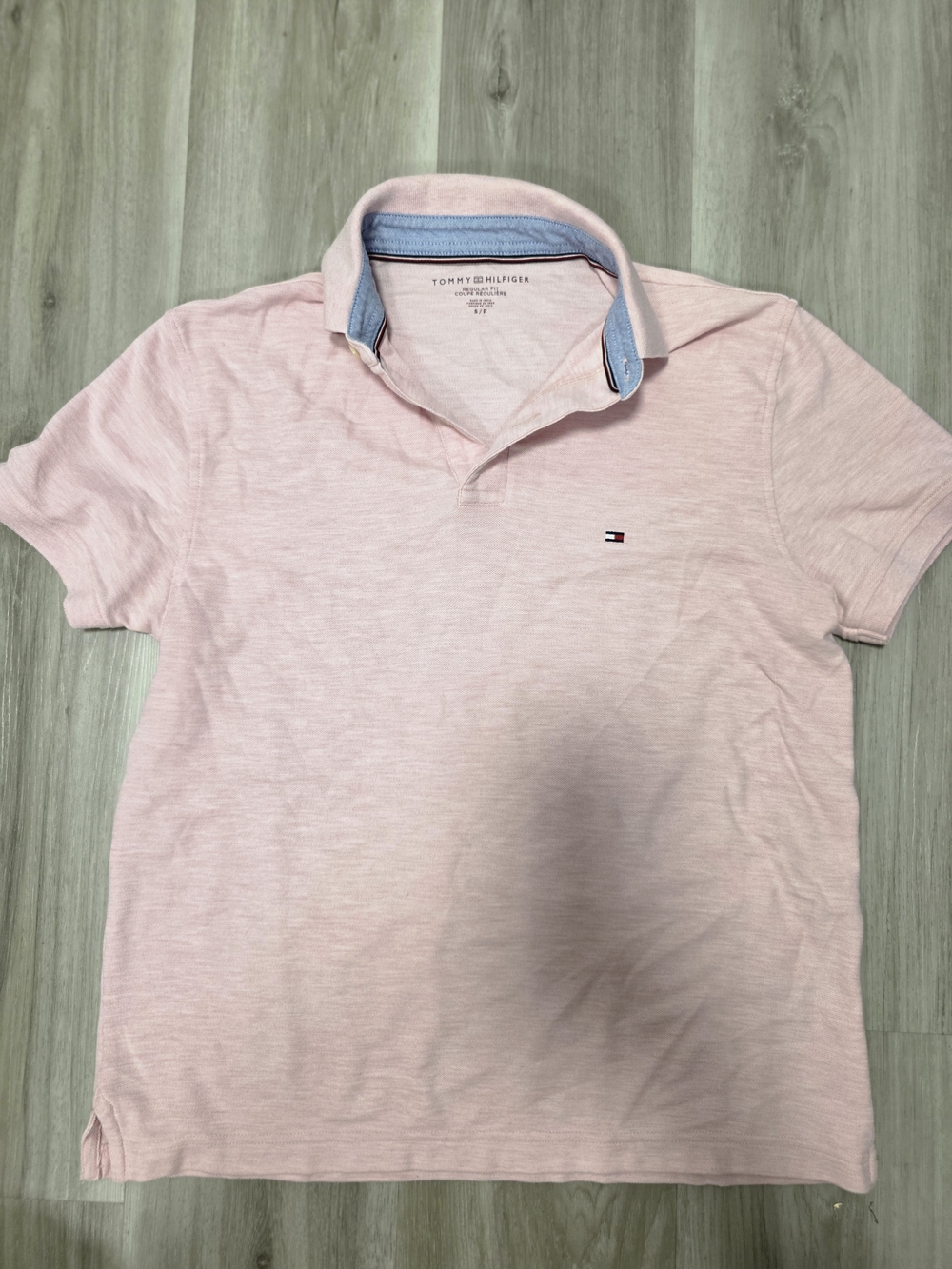 Tommy Hilfiger Men’s Light Pink Polo with Contrast Collar